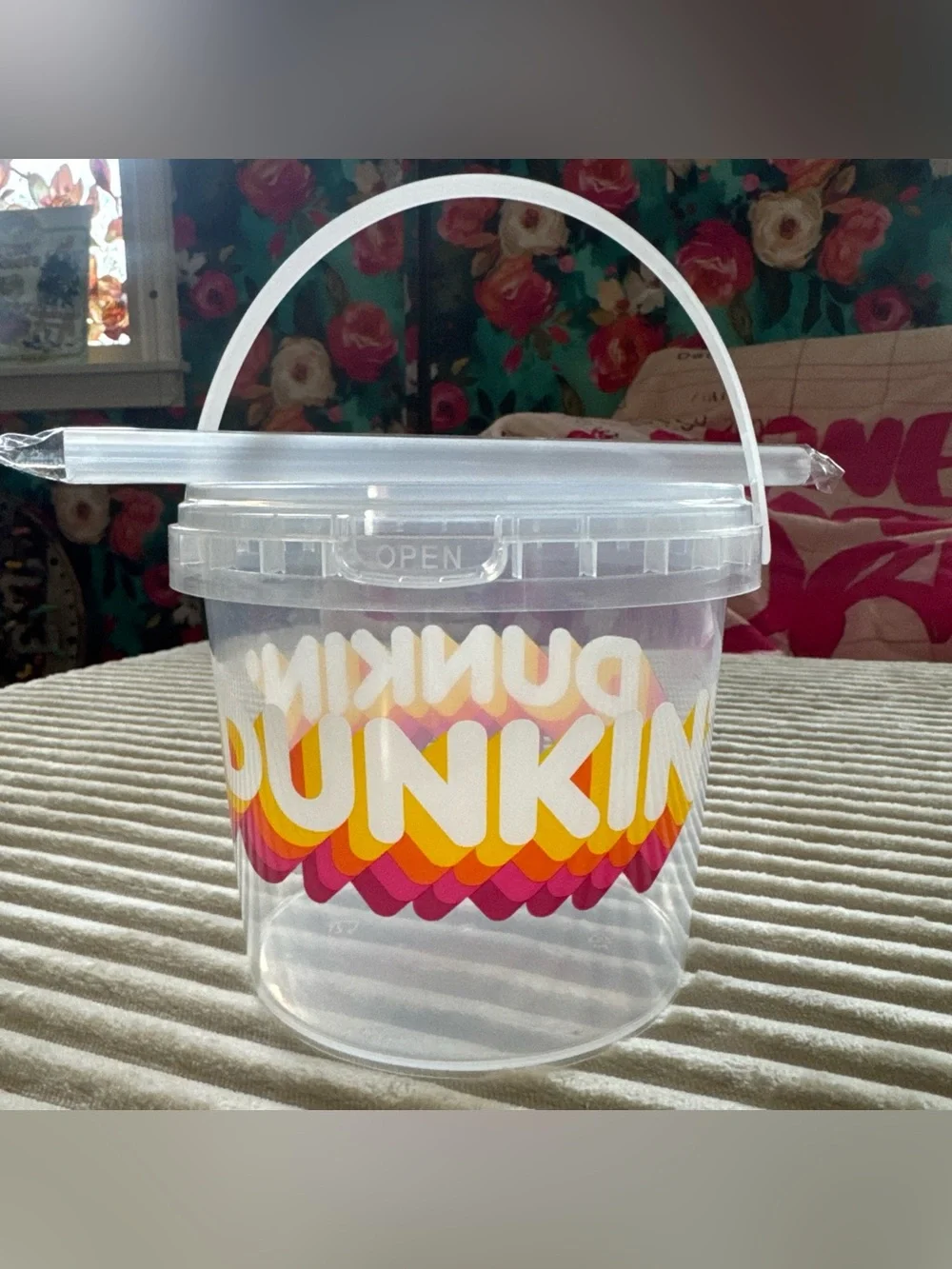NEW DUNKIN’ LIMITED EDITION 48oz DRINK BUCKET with LID & STRAW